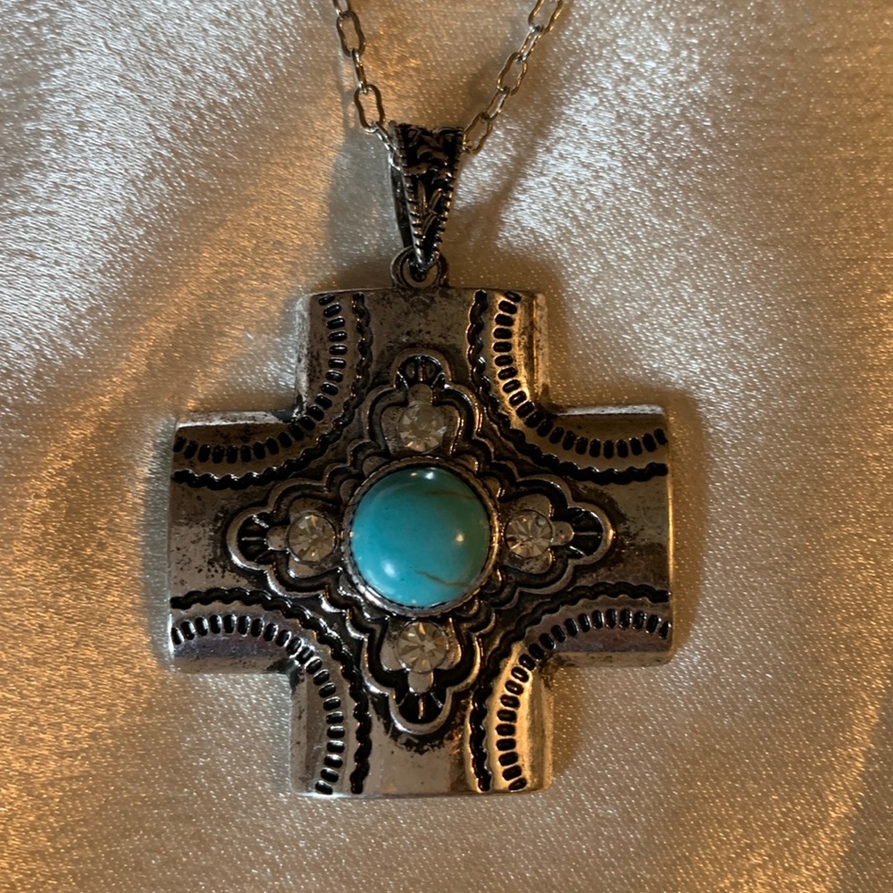 Southwestern style pendant necklace